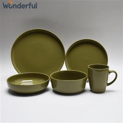 Ensemble de plats moderne